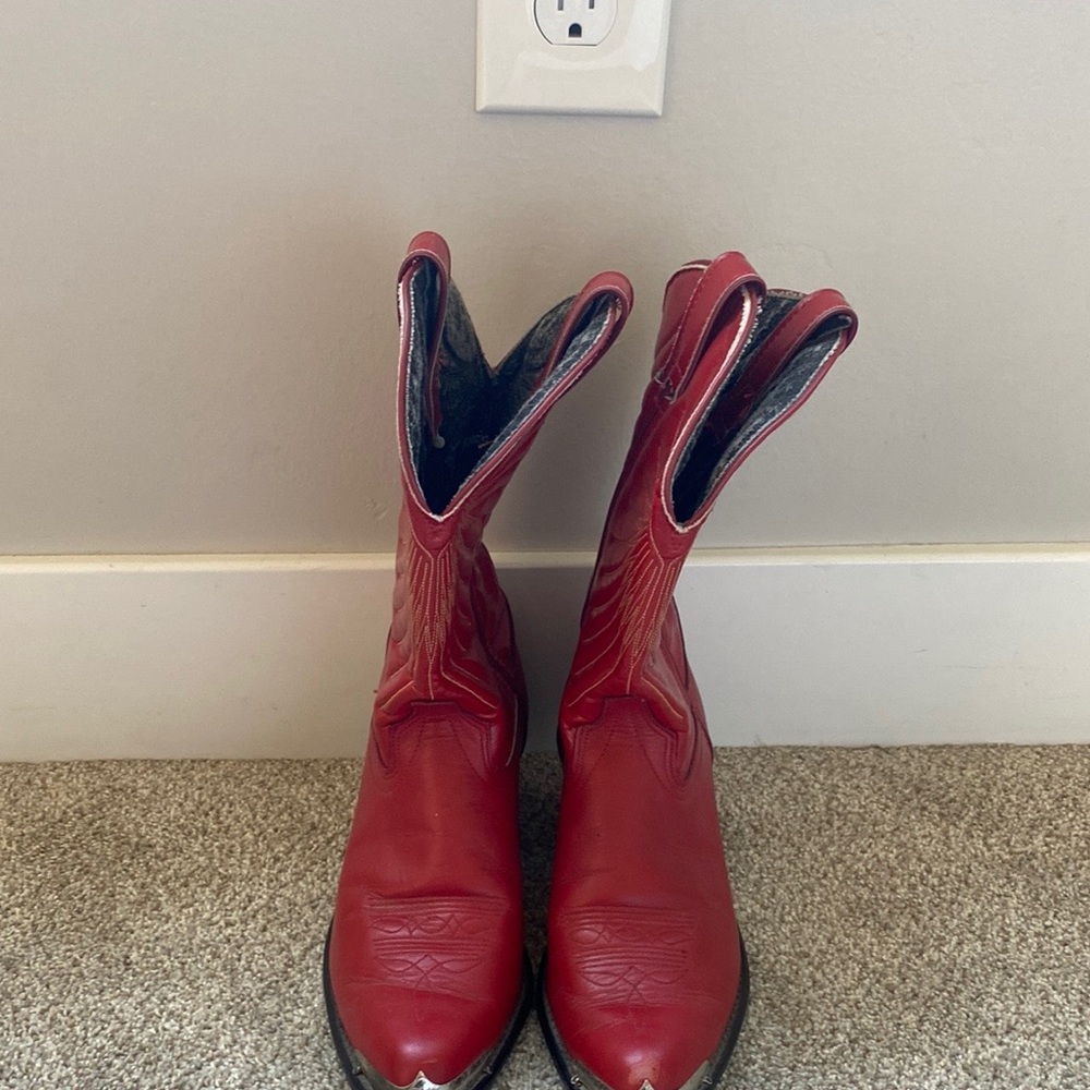 Vintage western red boots, I Thrifted, these bad boys they are actually adorable